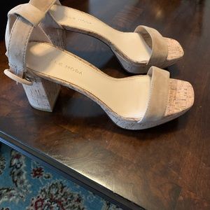 Brand new Women’s Shoe. Pelle Moda Size 7, color is Tan.